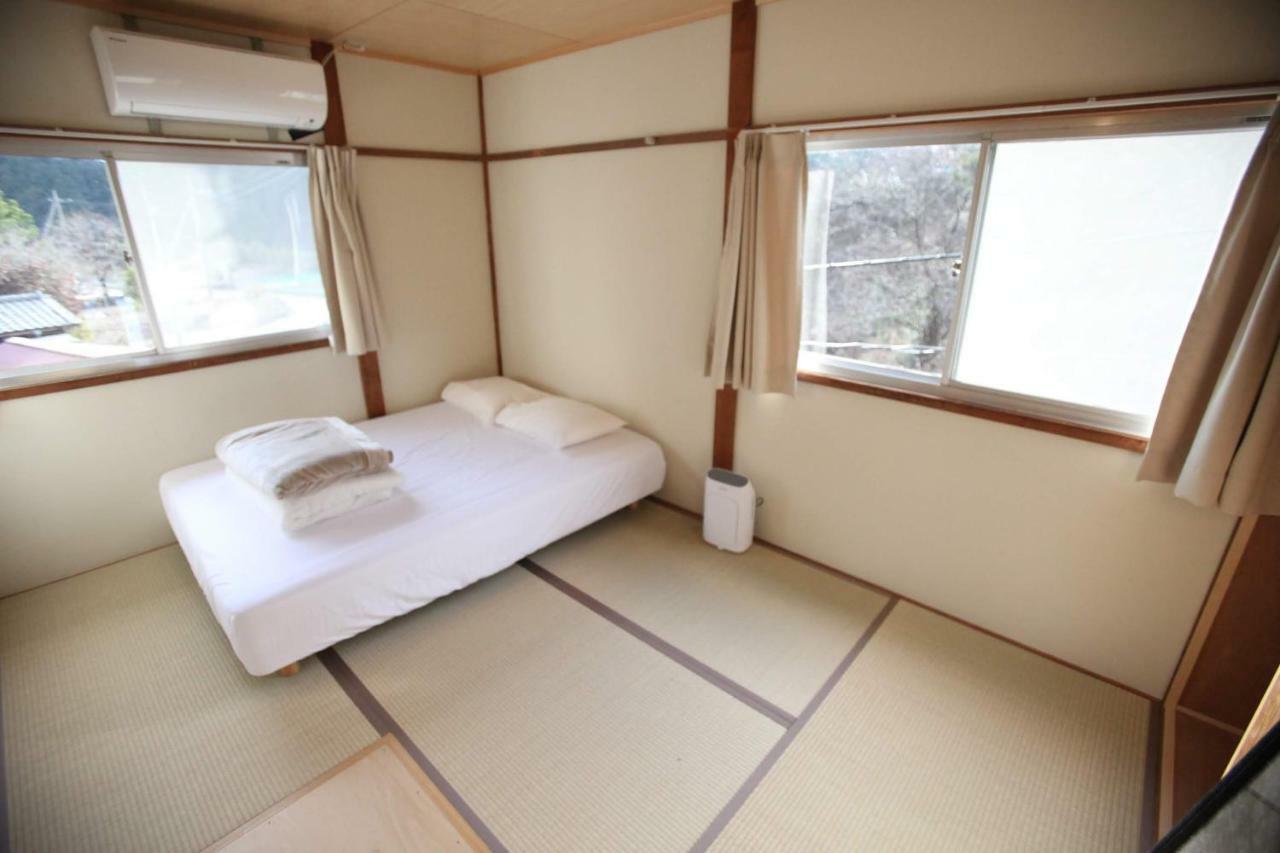 山の中の一棟貸切宿 五番地 Nambu (Yamanashi) Zewnętrze zdjęcie
